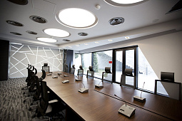 Освещение для офисов — как оно влияет на производительность сотрудников